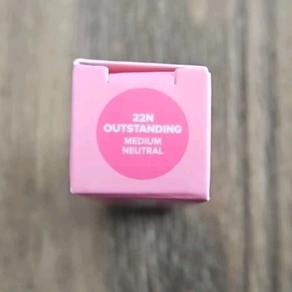 2X Benefit The POREfessional Smooth & Blurring Foundation 22N Medium Neutral - Picture 4 of 5